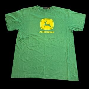 Men’s John Deere tee large